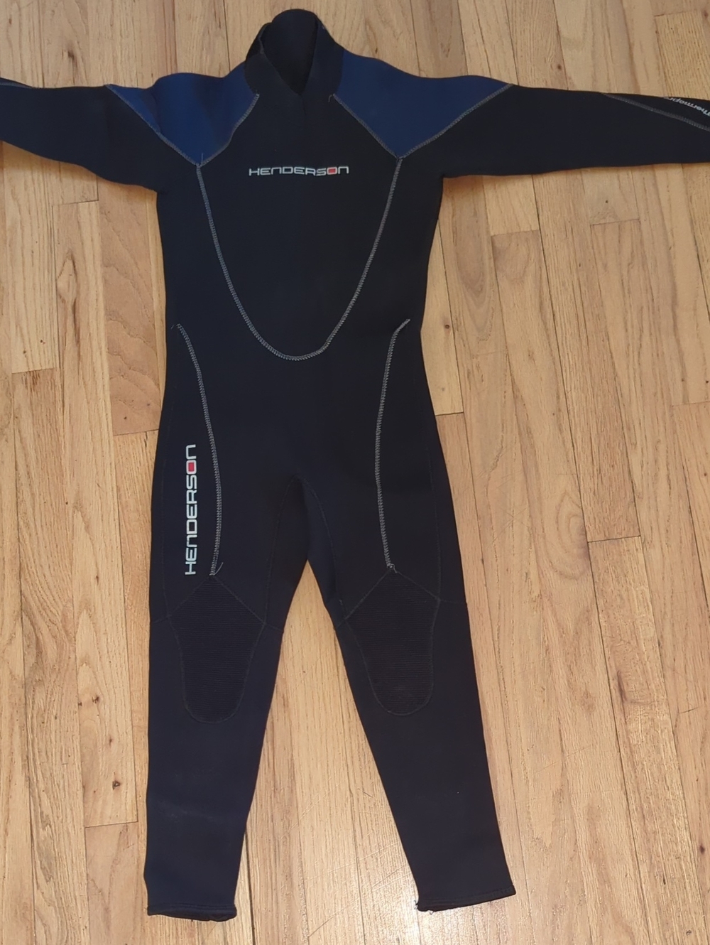 Henderson Wetsuit Size 8